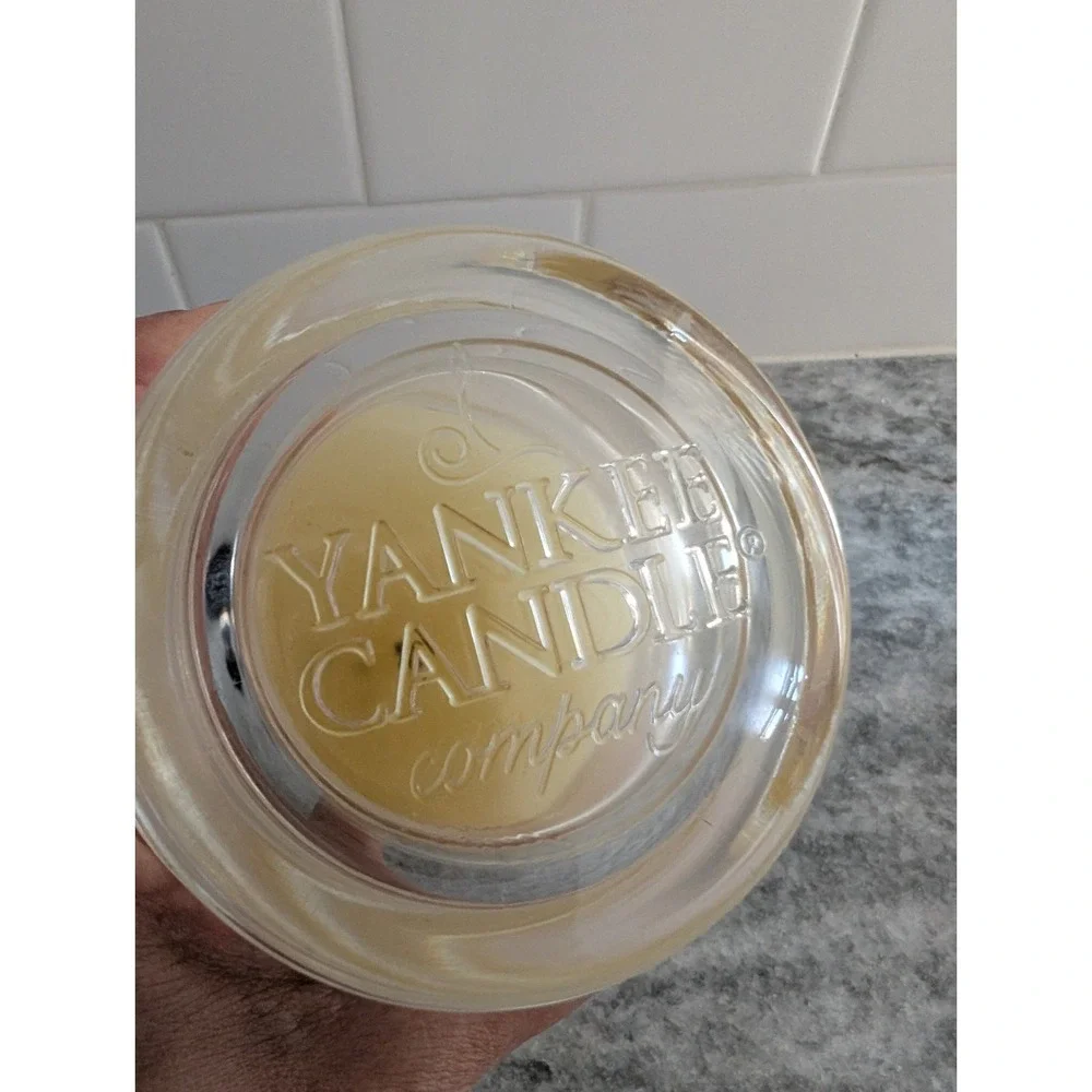 Yankee Celebrate Birthday Cake‎ Candle Large 22 Oz Barely Used